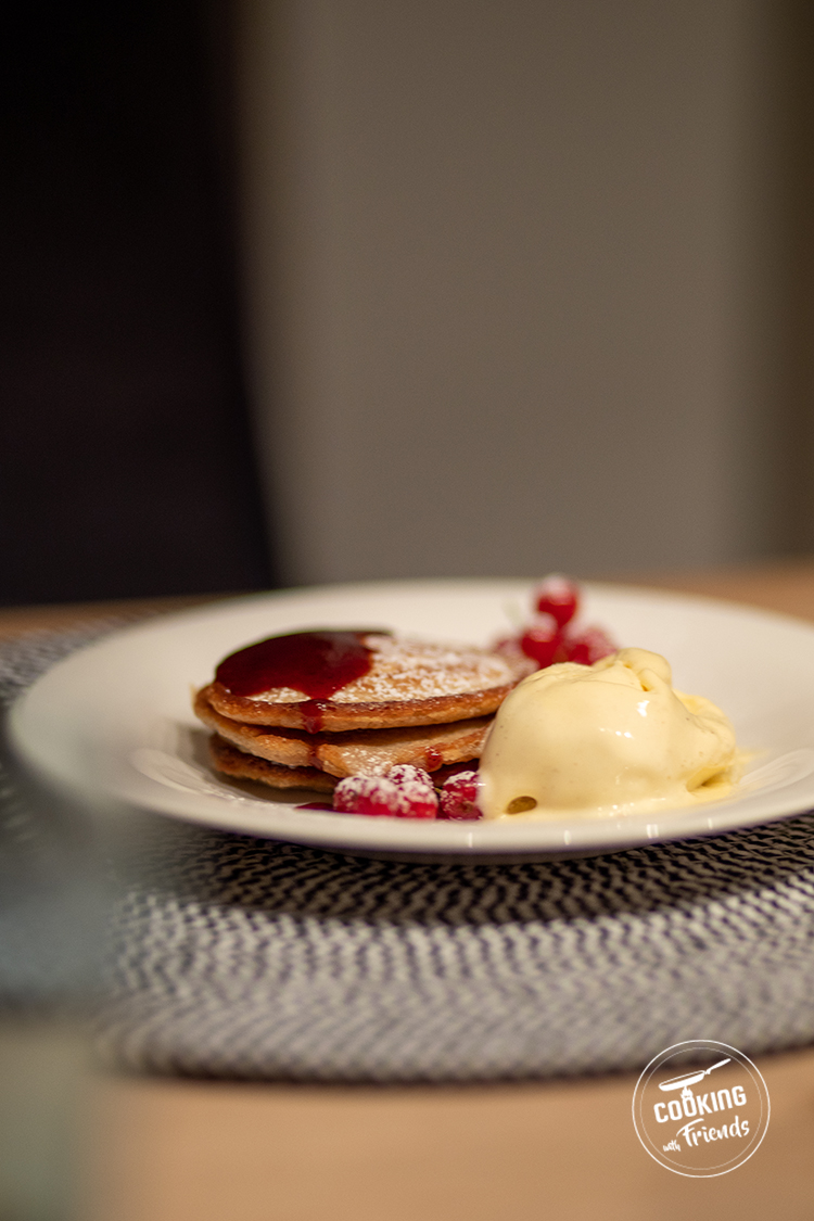 Buchweizen-Pancakes mit Johannisbeeren 2